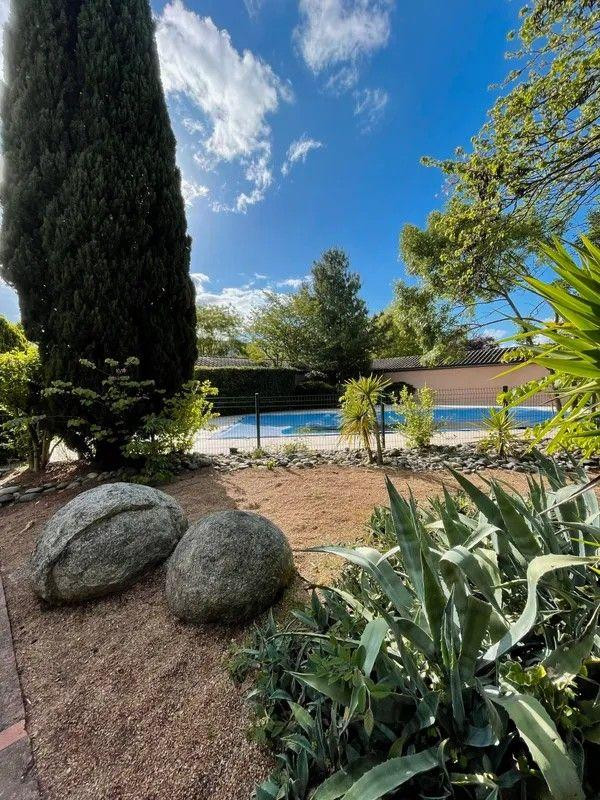 
                                                Location
                                                 Beau studio meublé 23m² dans résidence +piscine