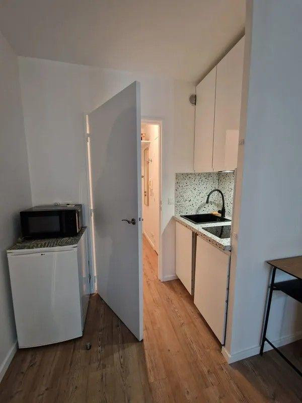 
                                                Location
                                                 Beau studio meublé 23m² entièrement rénové