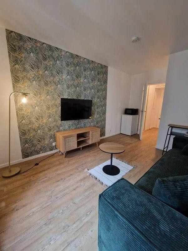 
                                                Location
                                                 Beau studio meublé 23m² entièrement rénové
