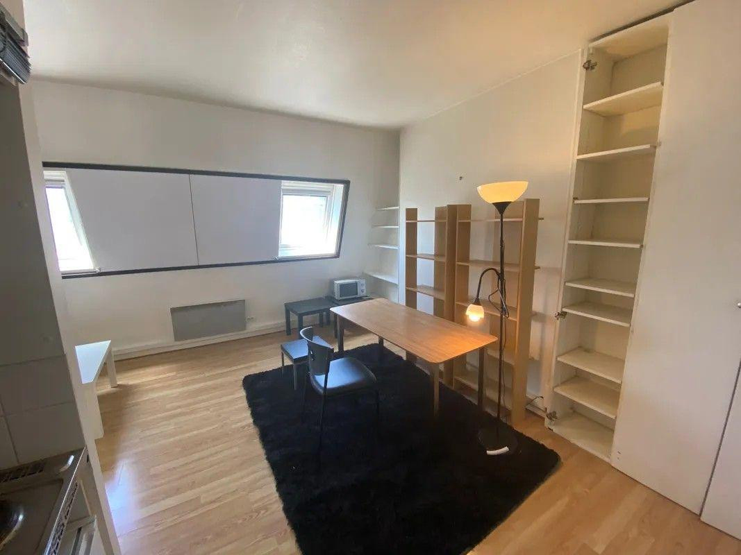 
                                                Location
                                                 Beau studio meublé 23m² Wagram 75017