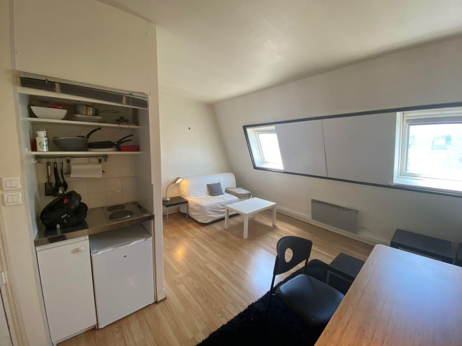 
                                                Location
                                                 Beau studio meublé 23m² Wagram 75017
