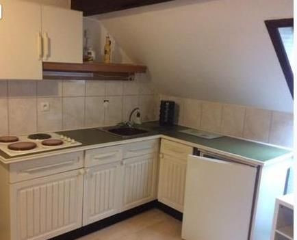 
                                                Location
                                                 Beau studio meublé 24m²