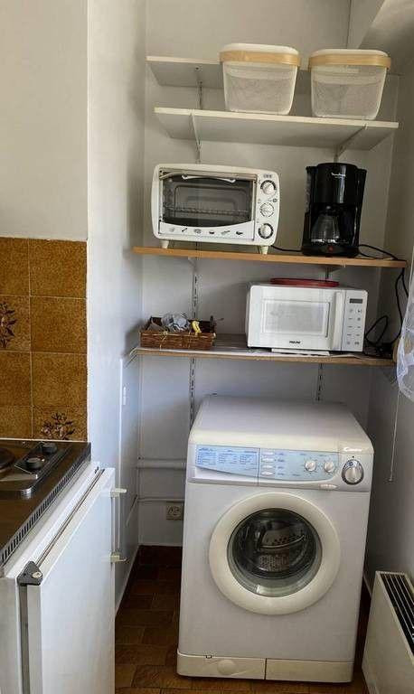 
                                                Location
                                                 Beau studio meublé 24m²