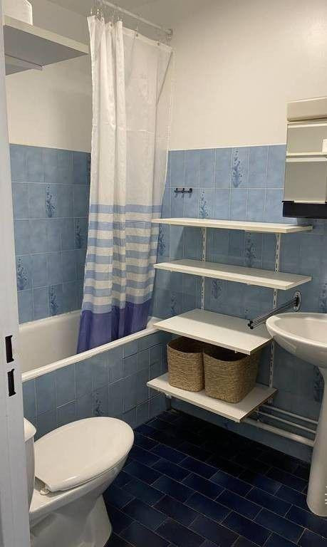 
                                                Location
                                                 Beau studio meublé 24m²