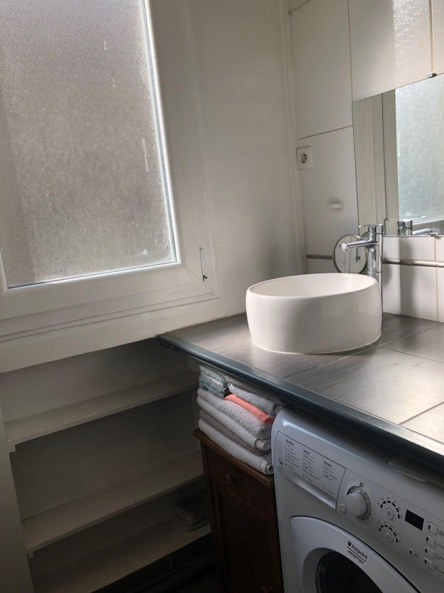 
                                                Location
                                                 Beau studio meublé 24m² à Paris 16