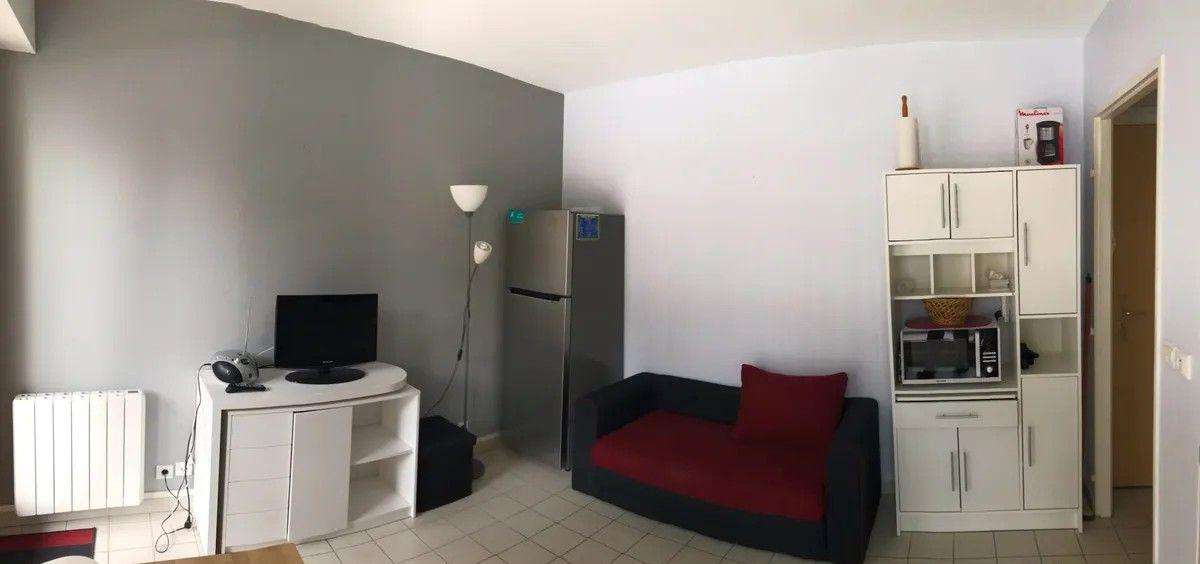 
                                                Location
                                                 Beau studio meublé 24m² avec balcon +parking