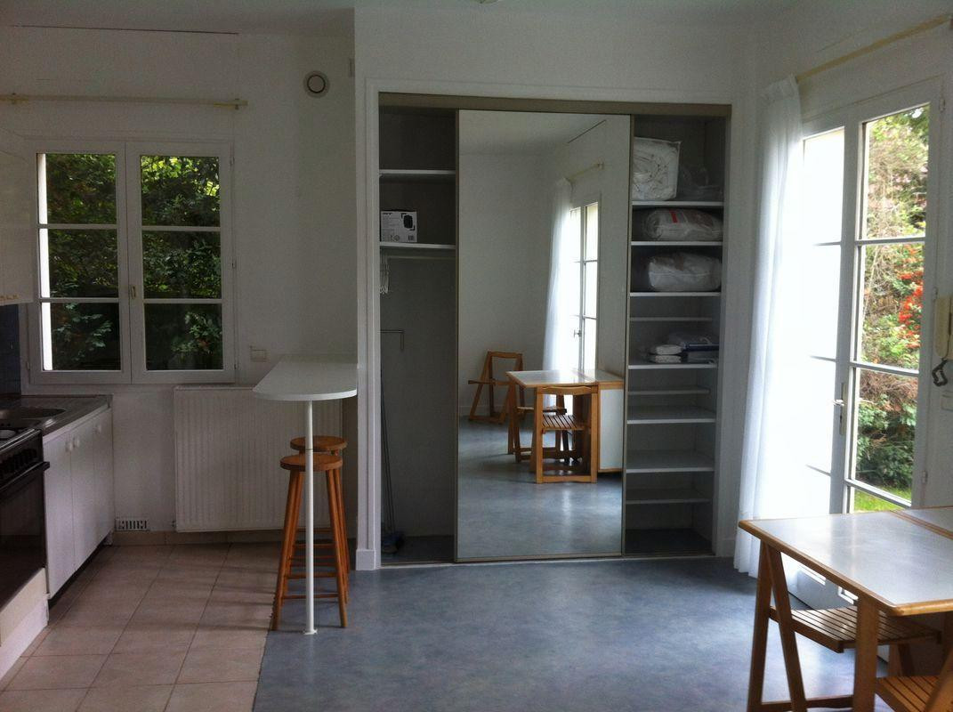 
                                                Location
                                                 Beau studio meublé 24m² avec jardin