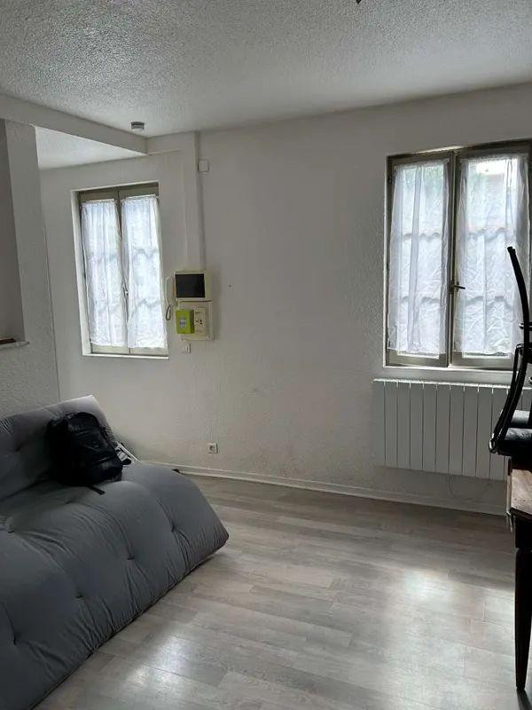 
                                                Location
                                                 Beau studio meublé 24m² Clermont-Ferrand