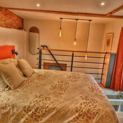 
                                                Location
                                                 Beau studio meublé 24m² en duplex avec terrasse