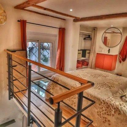 
                                                Location
                                                 Beau studio meublé 24m² en duplex avec terrasse