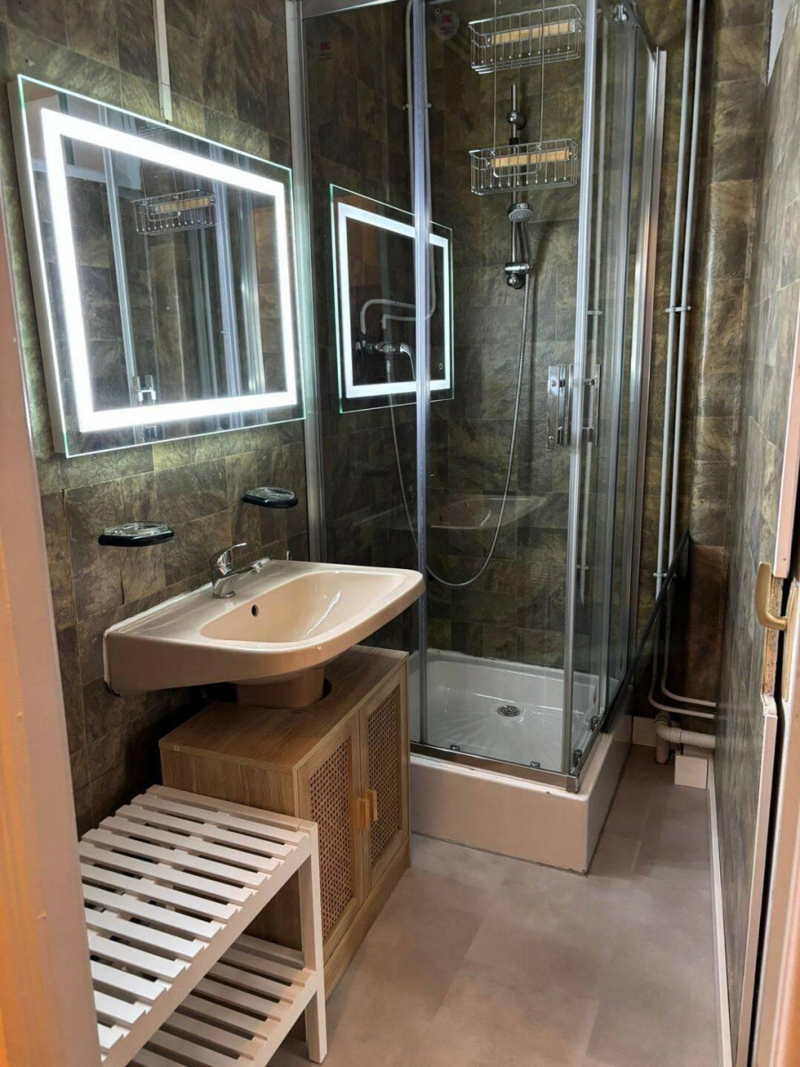
                                                Location
                                                 Beau studio meublé 24m²  idéal étudiant