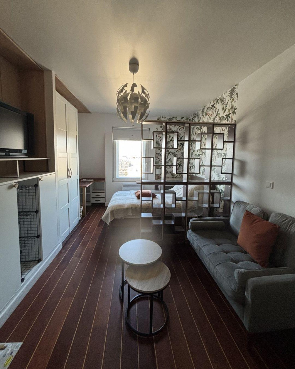 
                                                Location
                                                 Beau studio meublé 24m² lumineux, rénové et équipé