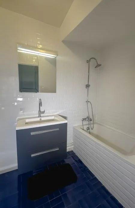 
                                                Location
                                                 Beau studio meublé 24m² quartier de La Muette