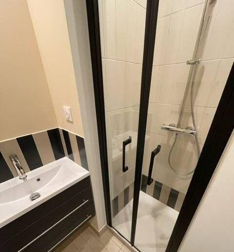 
                                                Location
                                                 Beau studio meublé 24m² refait à neuf et équipé