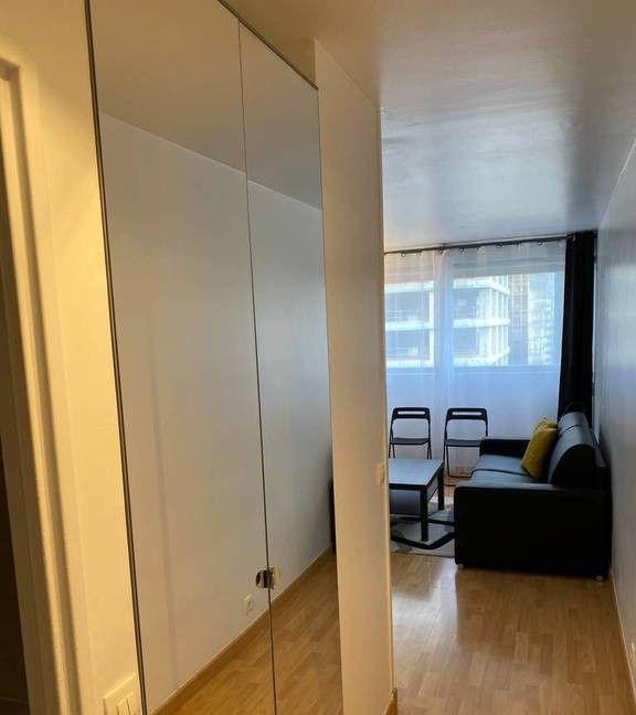 
                                                Location
                                                 Beau studio meublé 24m² refait à neuf La Défense