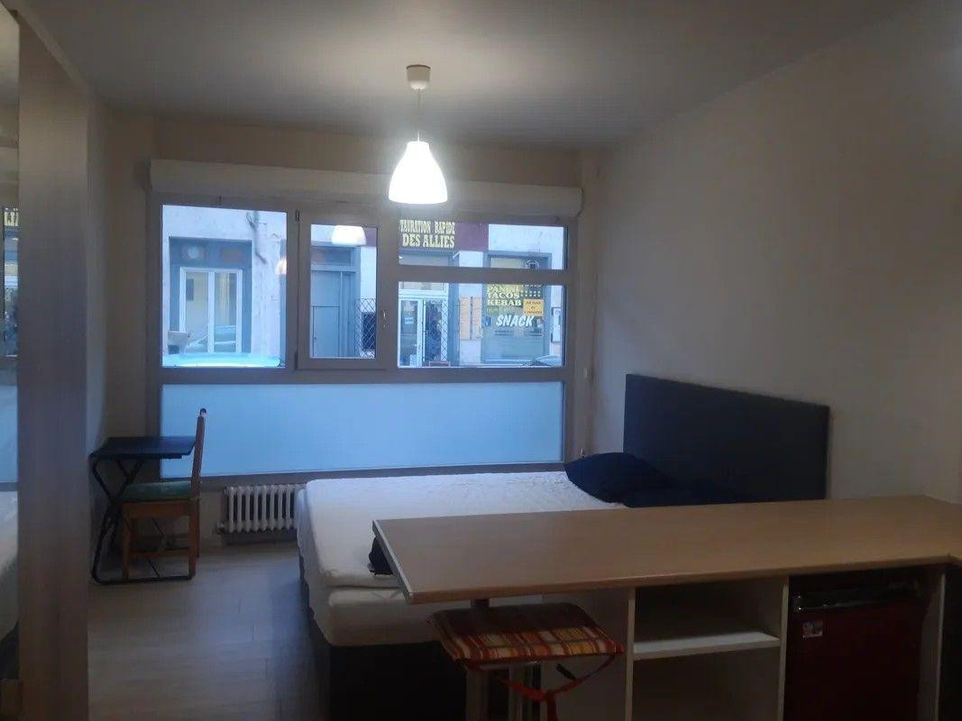 
                                                Location
                                                 Beau studio meublé 24m² rue Désiré Claude