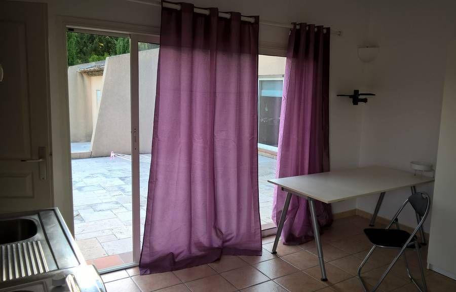 
                                                Location
                                                 Beau studio meublé 25 m² avec terrasse proche Aix