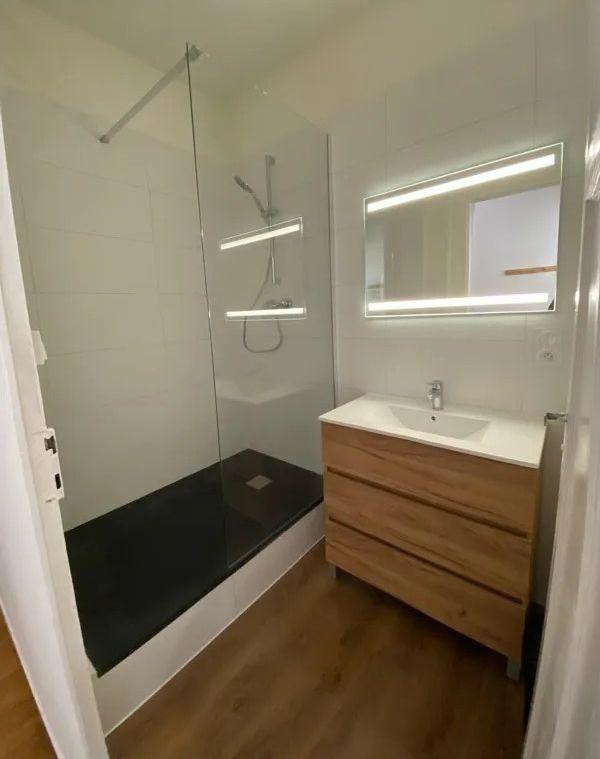 
                                                Location
                                                 Beau studio meublé 25m² avec cave et parking