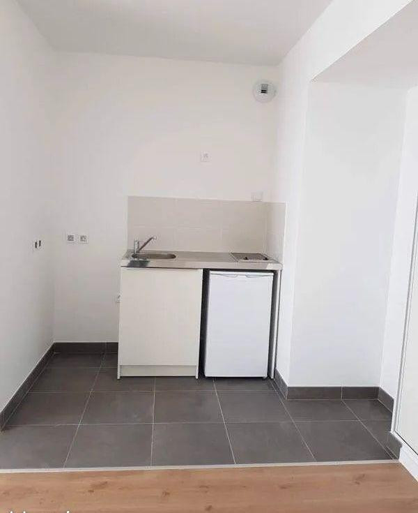 
                                                Location
                                                 Beau studio meublé 25m² avec terrasse 10m² Pinel