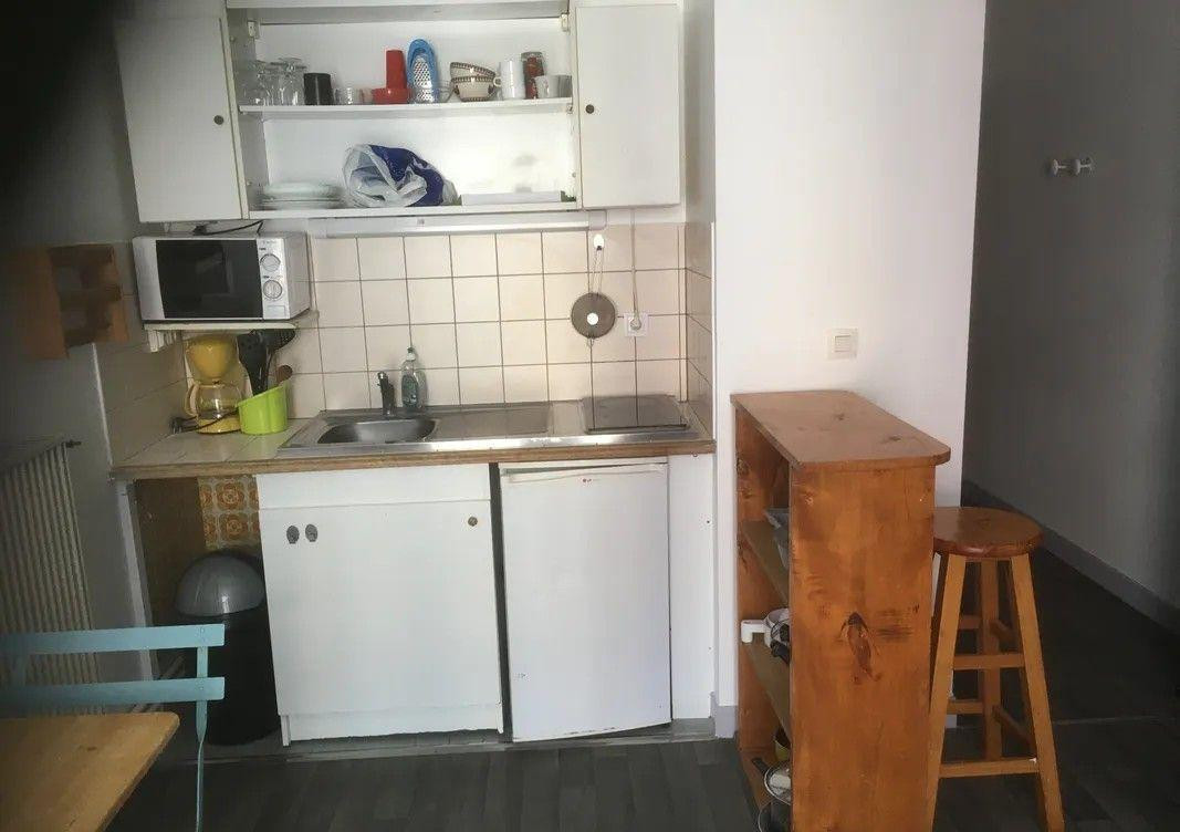 
                                                Location
                                                 Beau studio meublé 25m² avec terrasse