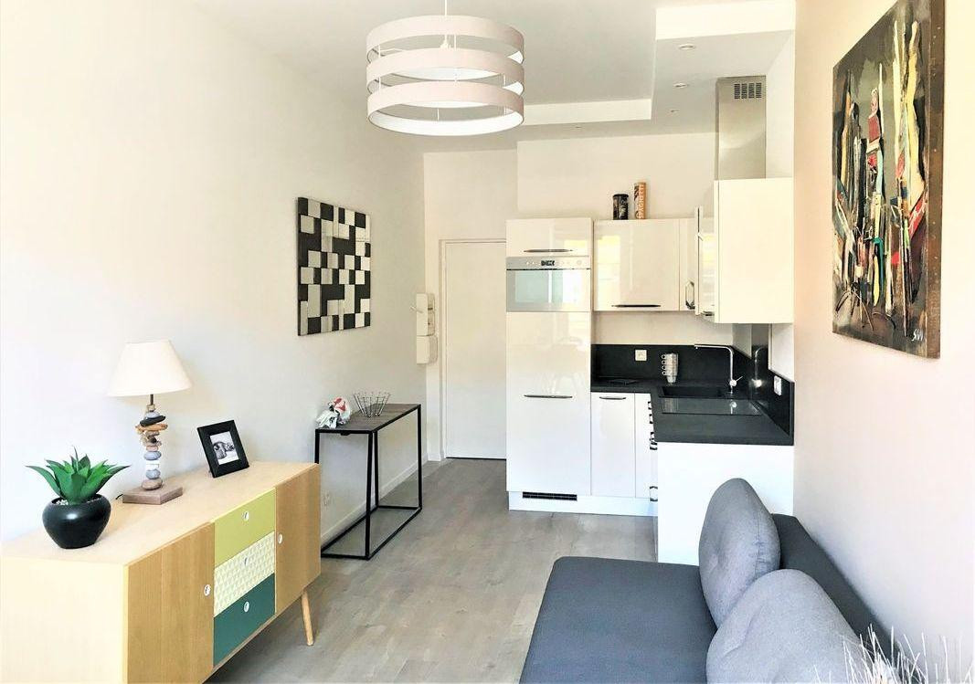 
                                                Location
                                                 Beau studio meublé 25m² entièrement équipé