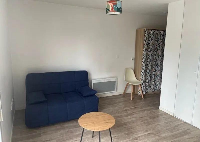
                                                Location
                                                 Beau studio meublé 25m² lumineux idéal étudiant(e)