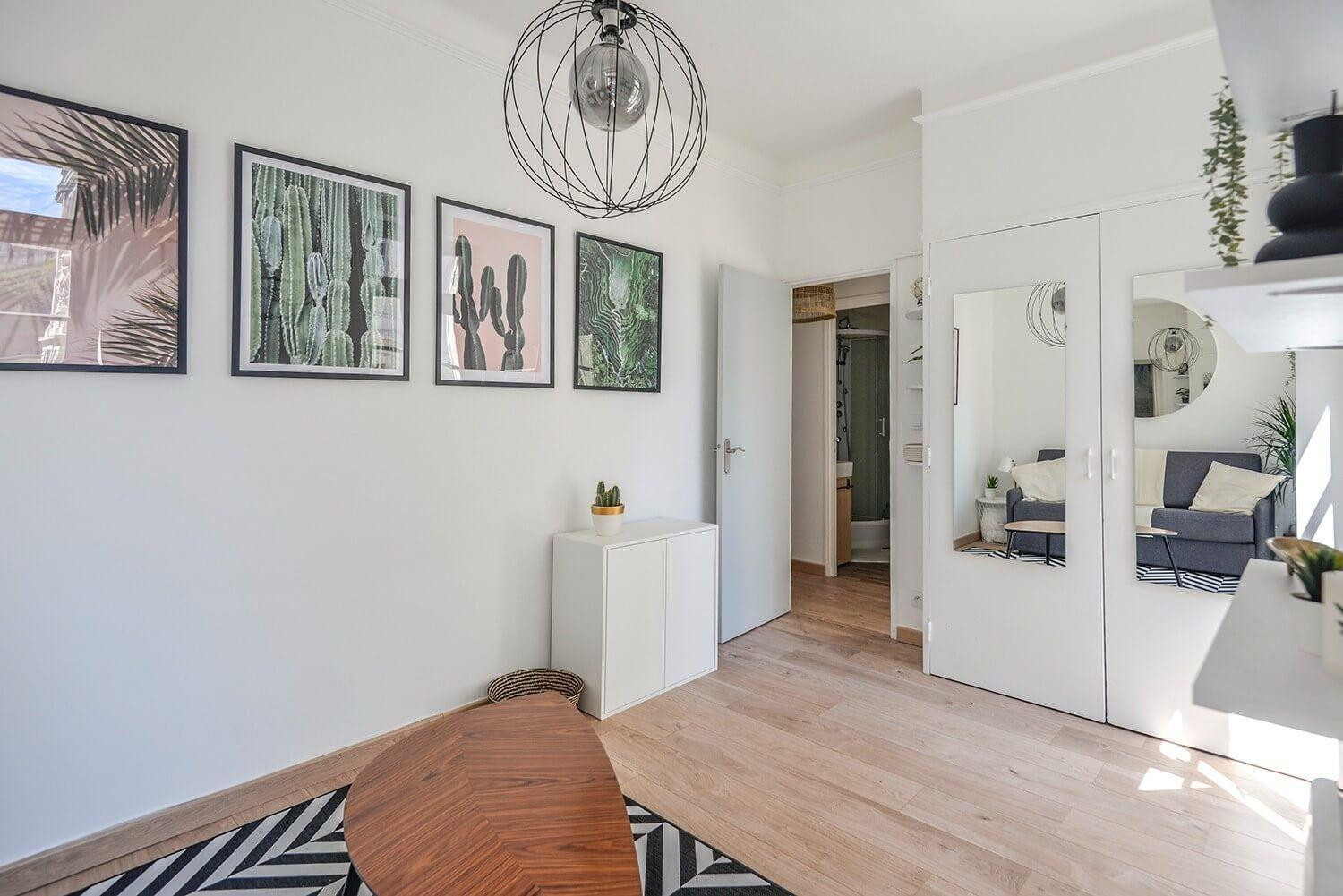 
                                                Location
                                                 Beau studio meublé 25m² lumineux idéalement placé
