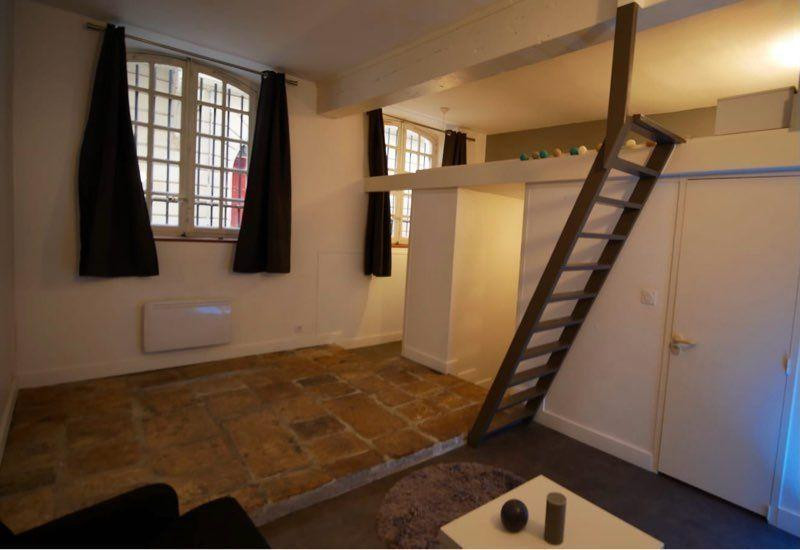 
                                                Location
                                                 Beau studio meublé 25m² + mezzanine