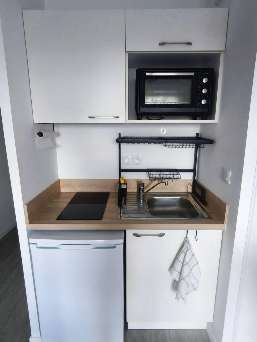 
                                                Location
                                                 Beau studio meublé 25m² neuf et lumineux