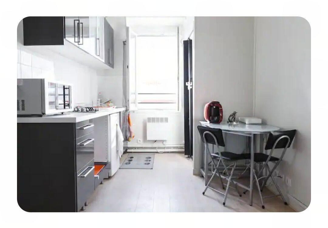 
                                                Location
                                                 Beau studio meublé 25m² Place de Clichy