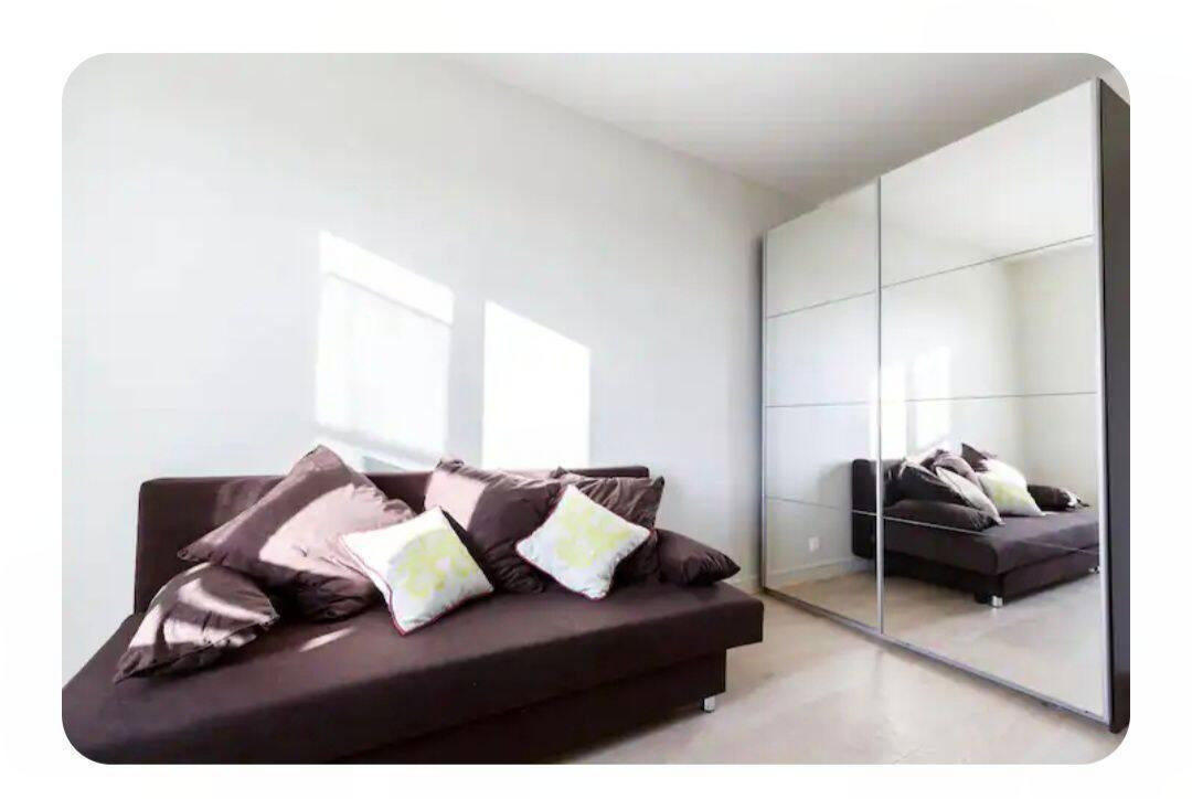 
                                                Location
                                                 Beau studio meublé 25m² Place de Clichy