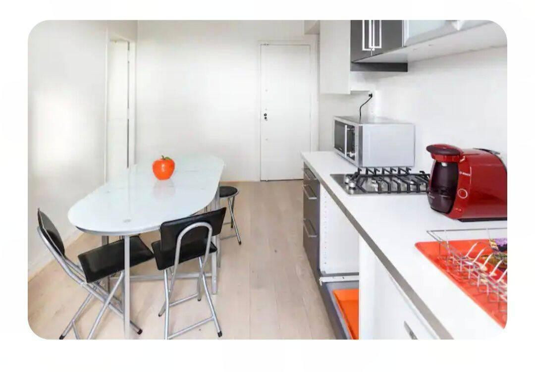 
                                                Location
                                                 Beau studio meublé 25m² Place de Clichy