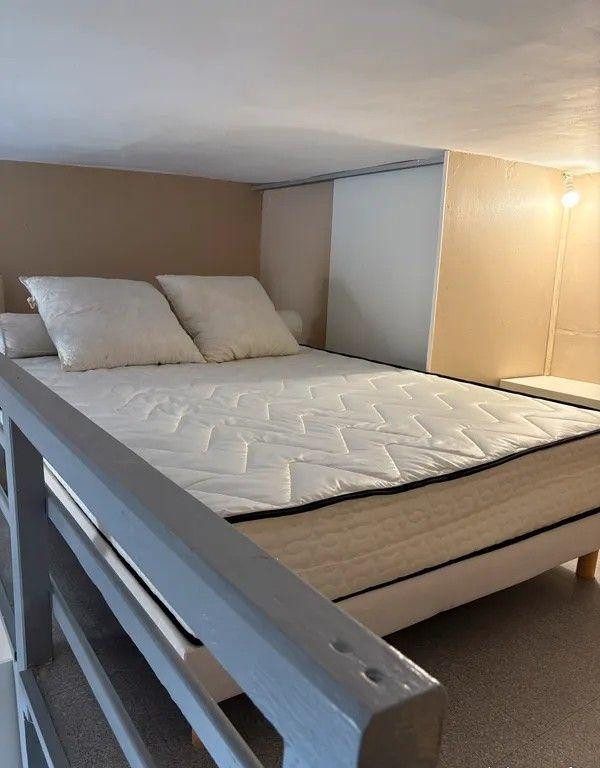 
                                                Location
                                                 Beau studio meublé 25m² refait à neuf