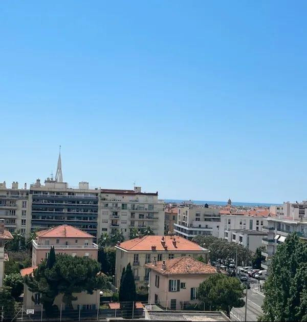 
                                                Location
                                                 Beau studio meublé 25m2 à Nice Quartier Valrose