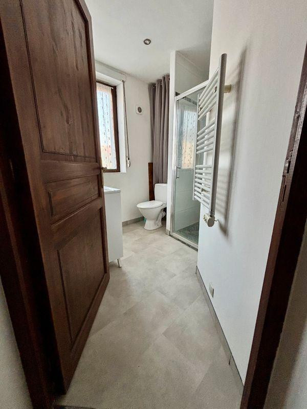 
                                                Location
                                                 Beau studio meublé 26 m² idéal pour étudiant(e)