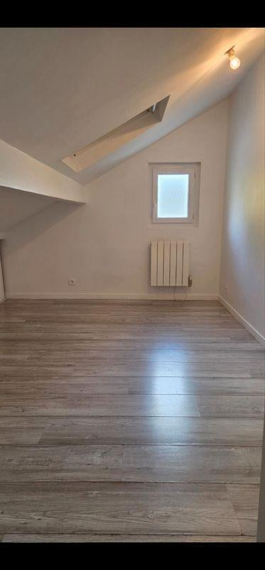 
                                                Location
                                                 Beau studio meublé 26m² au calme