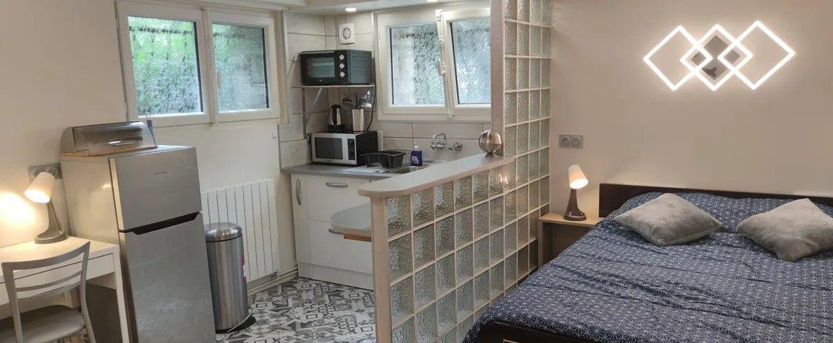 
                                                Location
                                                 Beau studio meublé 26m² au sein d'une maison