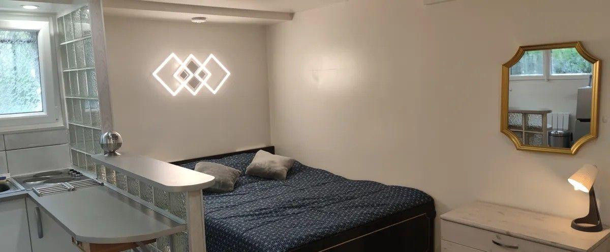 
                                                Location
                                                 Beau studio meublé 26m² au sein d'une maison