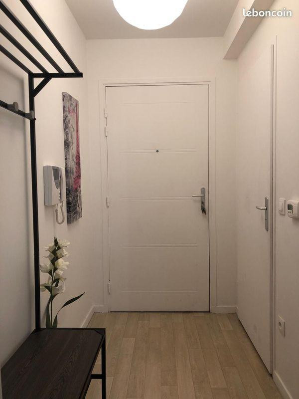 
                                                Location
                                                 Beau studio meublé 26m² avec balcon Moulin Galant