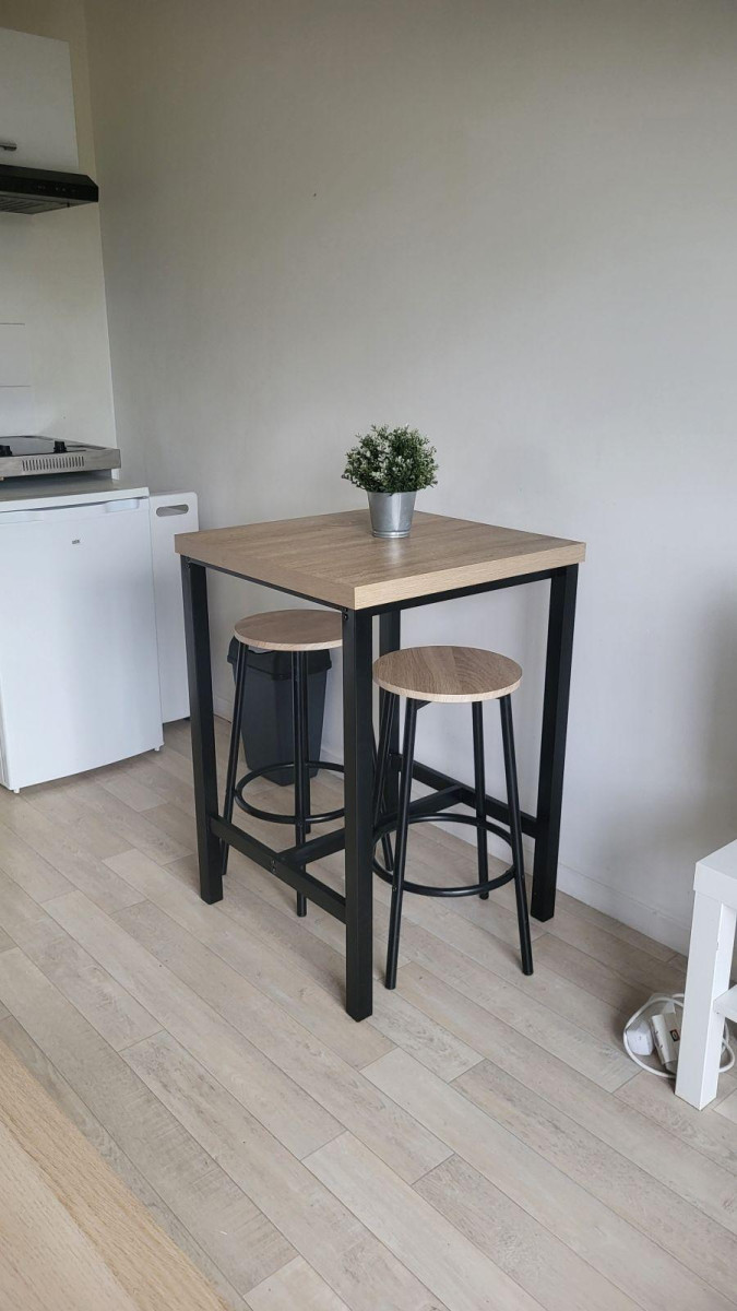 
                                                Location
                                                 Beau studio meublé 26m² avec balcon Moulin Galant