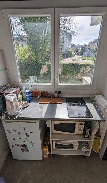
                                                Location
                                                 Beau studio meublé 26m² avec balcon sans vis à vis