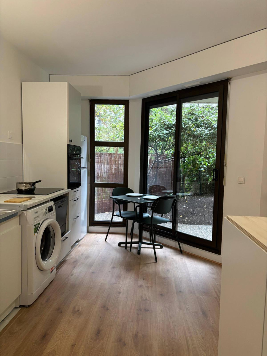 
                                                Location
                                                 Beau Studio Meublé 26m² avec jardin privatif