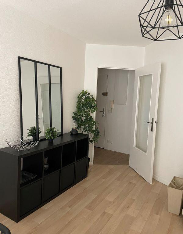
                                                Location
                                                 Beau studio meublé 26m²avec parking