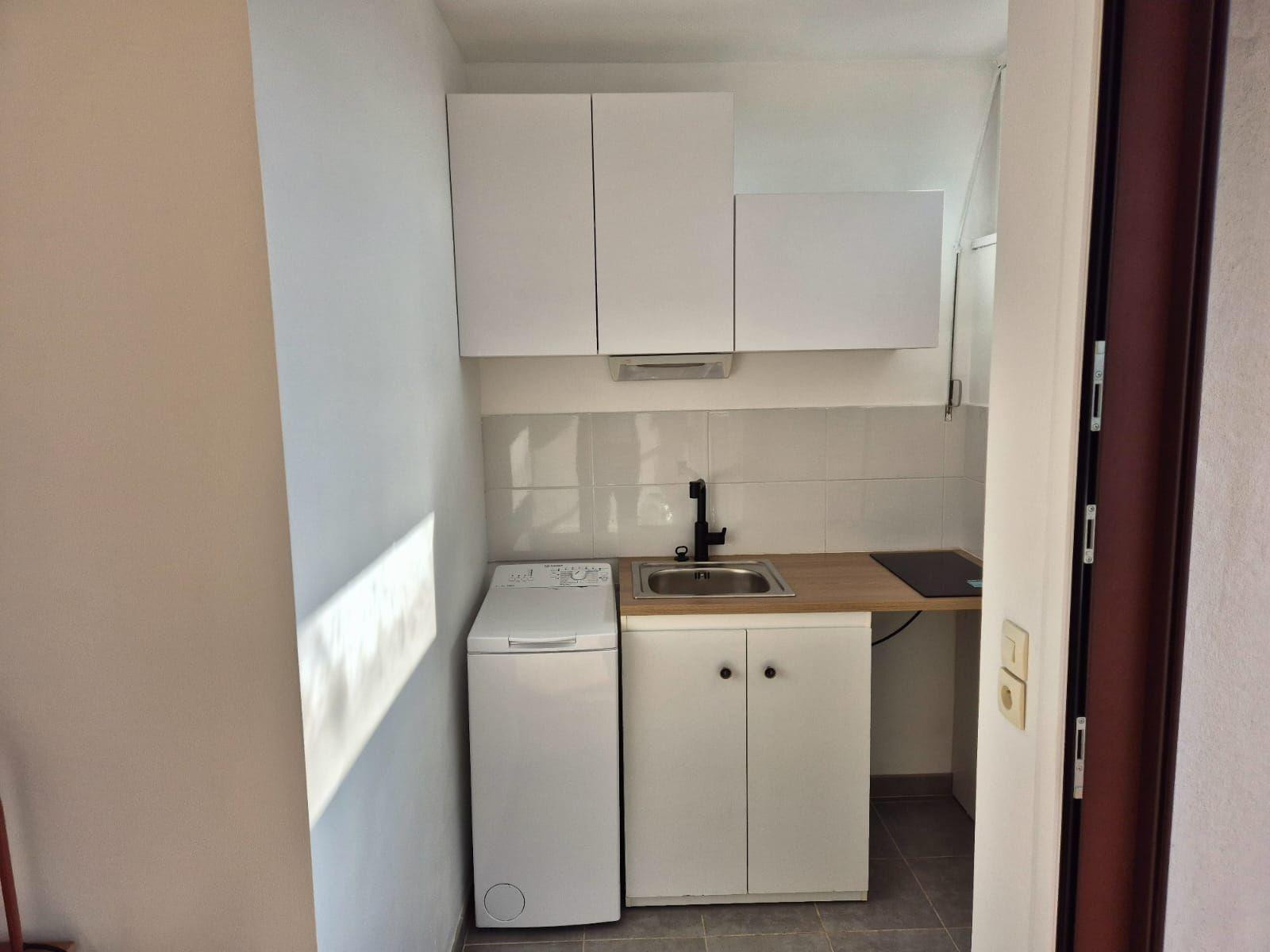 
                                                Location
                                                 Beau studio meublé 26m² avec terrasse