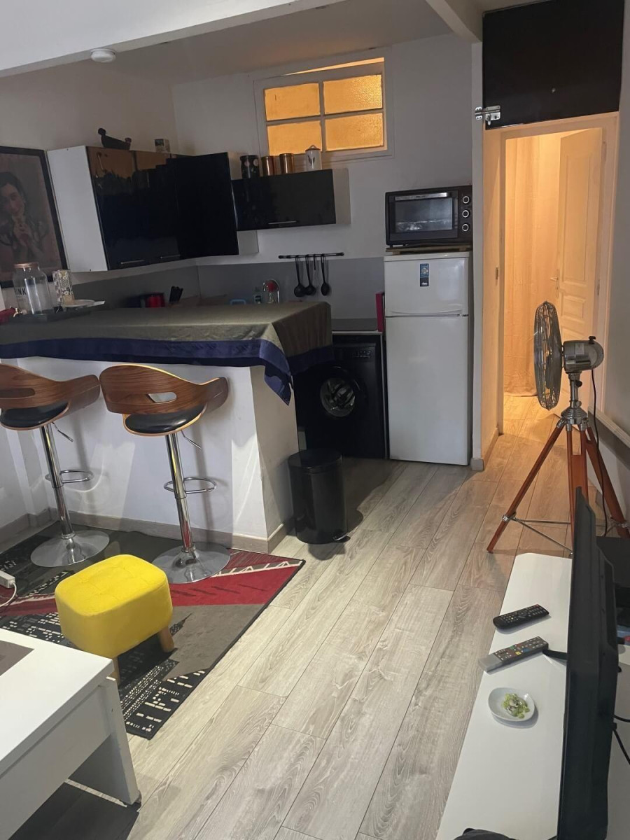 
                                                Location
                                                 Beau studio meublé 26m² dans rue très calme