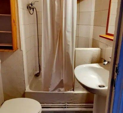 
                                                Location
                                                 Beau studio meublé 26m² lumineux
