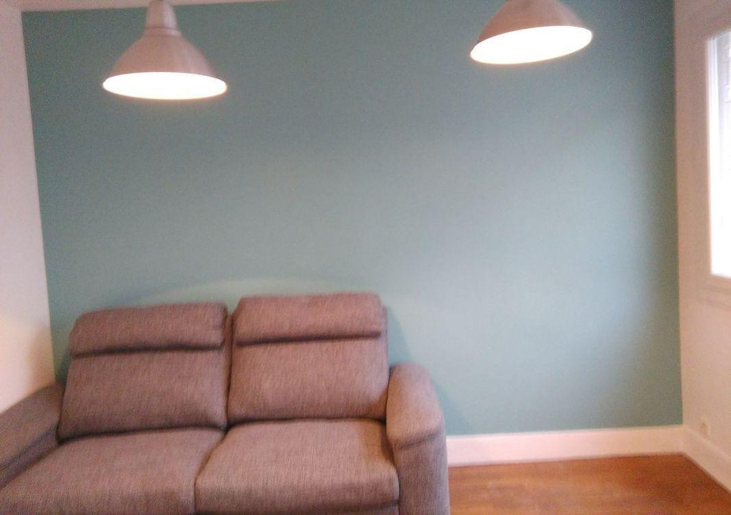 
                                                Location
                                                 Beau studio meublé 26m² métro volontaires