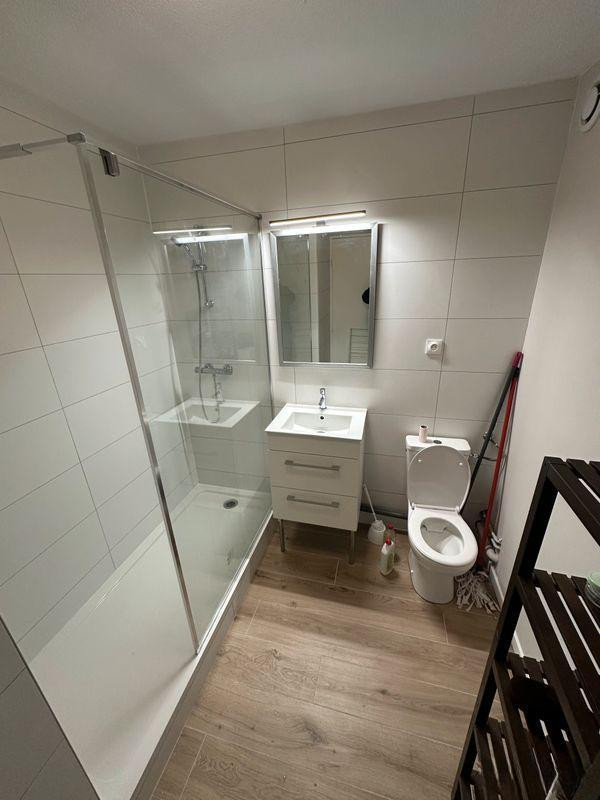 
                                                Location
                                                 Beau studio meublé 26m² rénové