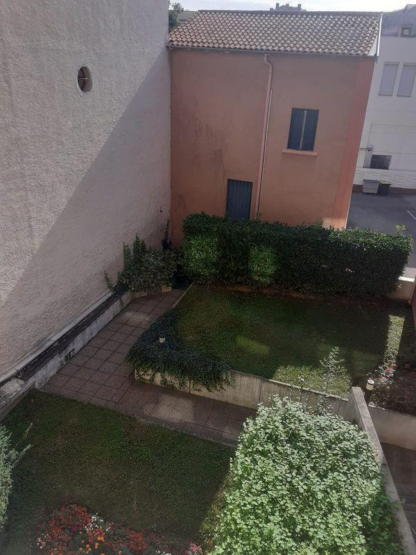 
                                                Location
                                                 BEAU STUDIO MEUBLE 27,4 m² RUE JANIN