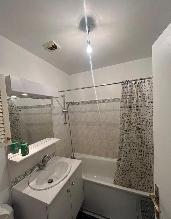 
                                                Location
                                                 Beau studio meublé 27m² avec terrasse